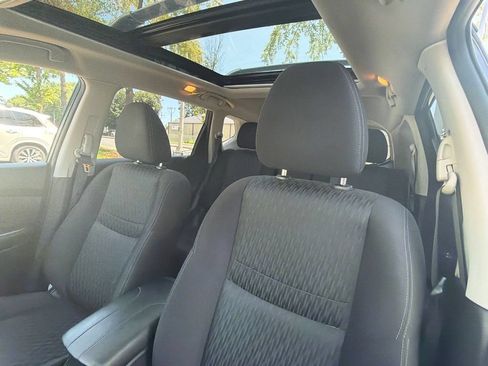 Used 2020 Nissan Rogue SV w/ Sun & Sound Touring Package AWD/4WD image 22