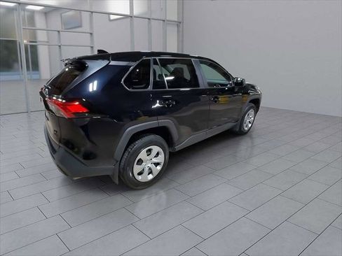 Certified 2022 Toyota RAV4 LE image 8