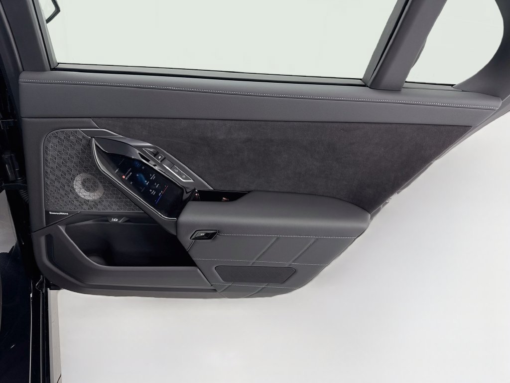 New 2027 BMW 740i w/ Premier Package RWD image 26