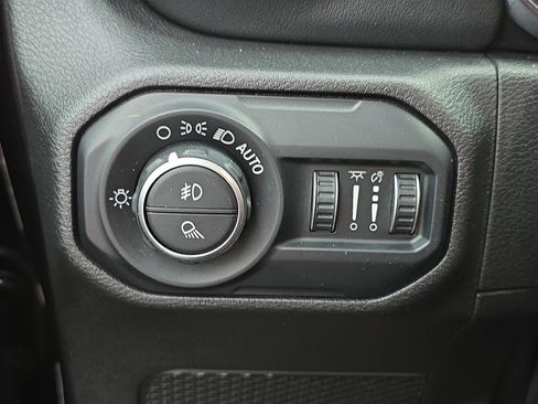 Used 2020 Jeep Gladiator Overland AWD/4WD image 25