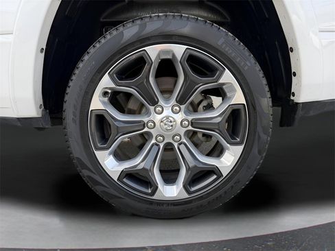 Used 2022 RAM 1500 Limited w/ Body-Colour Bumper Group image 13