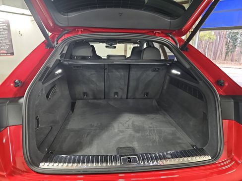 Used 2024 Audi SQ8 Prestige image 13