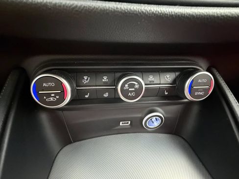 Used 2023 Alfa Romeo Stelvio Veloce AWD/4WD image 60