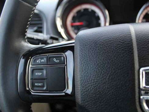 Used 2017 Dodge Grand Caravan SXT image 16