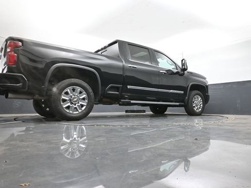 Used 2024 Chevrolet Silverado 2500 High Country w/ High Country Premium Package image 39