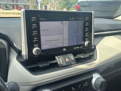 Used 2020 Toyota RAV4 Limited FWD image 6