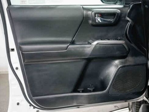 Certified 2020 Toyota Tacoma TRD Sport w/ Technology Package image 19