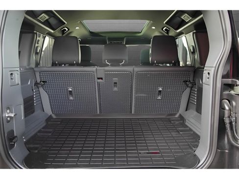 Used 2023 Land Rover Defender 110 X-Dynamic SE image 43