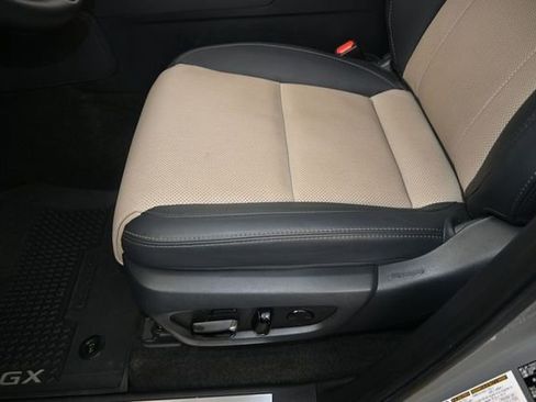 Used 2024 Lexus GX 550 AWD/4WD image 13