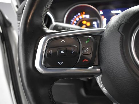 Used 2020 Jeep Wrangler Unlimited Sahara AWD/4WD image 33