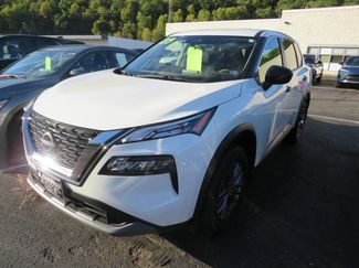 Used 2023 Nissan Rogue S video 4