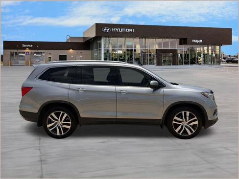 Used 2017 Honda Pilot Elite image 7