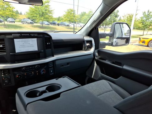 Used 2024 Ford F250 XL w/ XL Chrome Package AWD/4WD image 6