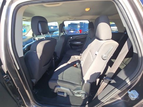 Used 2018 Dodge Journey SE w/ Blacktop Package FWD image 23