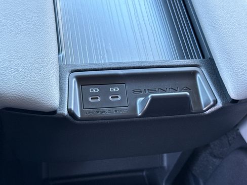 Certified 2026 Toyota Sienna XLE image 25