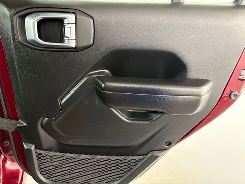 Used 2021 Jeep Gladiator Sport image 39