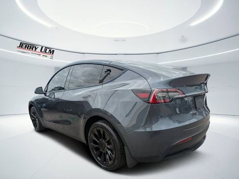 Used 2021 Tesla Model Y Long Range image 5