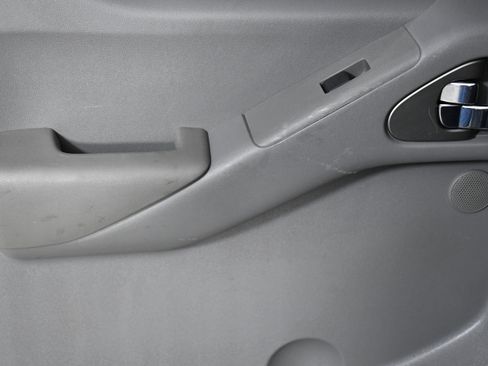 Used 2019 Nissan Frontier SL image 22