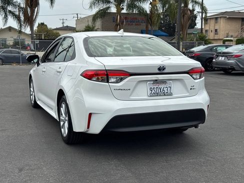 Certified 2025 Toyota Corolla LE w/ LE Premium Package FWD image 9