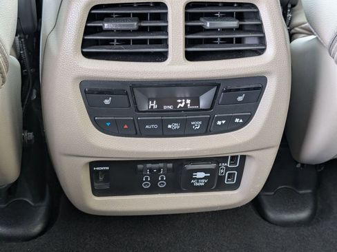 Used 2020 Honda Pilot Touring image 30