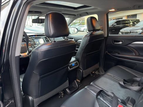Used 2016 Toyota Highlander XLE image 25