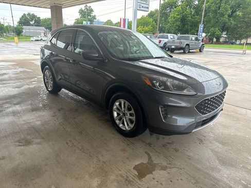 Used 2021 Ford Escape SE w/ Convenience Package AWD/4WD image 3