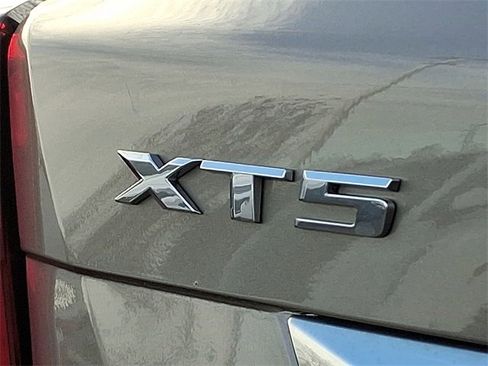 Used 2022 Cadillac XT5 Premium Luxury image 32