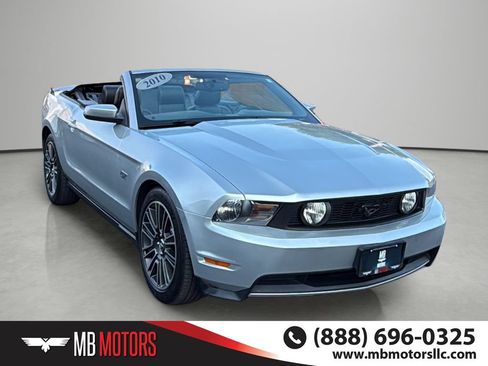 Used 2010 Ford Mustang GT Premium RWD image 6