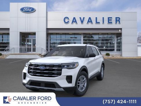 Used 2026 Ford Explorer Active AWD/4WD image 2