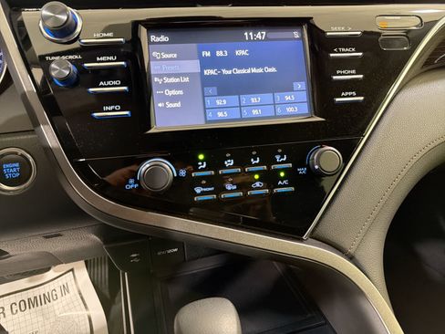 Used 2018 Toyota Camry LE w/ Convenience Package image 17