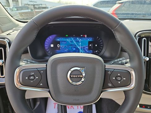 Certified 2023 Volvo XC40 B5 Plus w/ Climate Package AWD/4WD image 20
