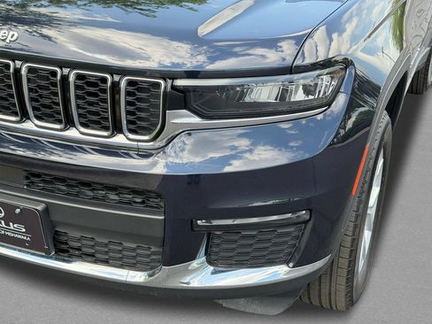Used 2023 Jeep Grand Cherokee L Limited AWD/4WD image 11