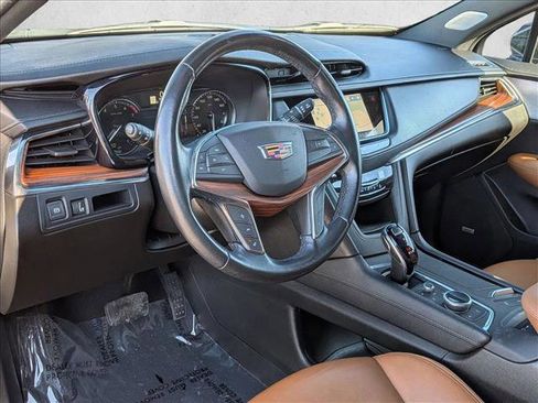 Used 2021 Cadillac XT5 Premium Luxury image 10
