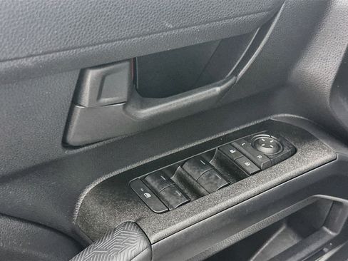 Used 2025 Toyota 4Runner SR5 AWD/4WD image 15