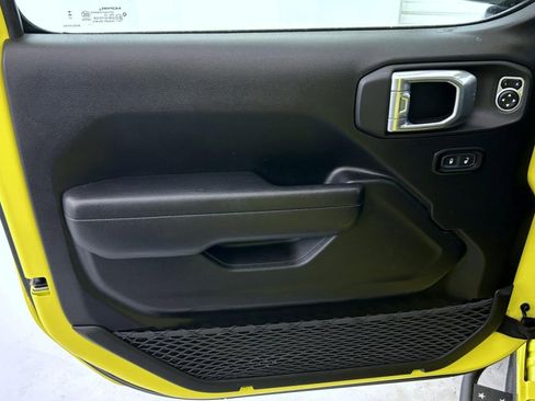 Certified 2024 Jeep Wrangler Willys image 9