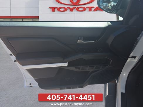 Used 2024 Toyota Tacoma TRD Sport AWD/4WD image 13