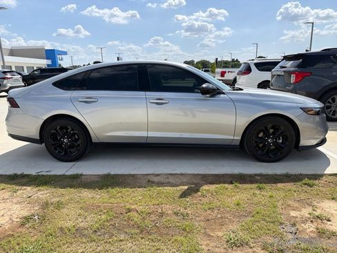 Used 2025 Honda Accord SE image 3