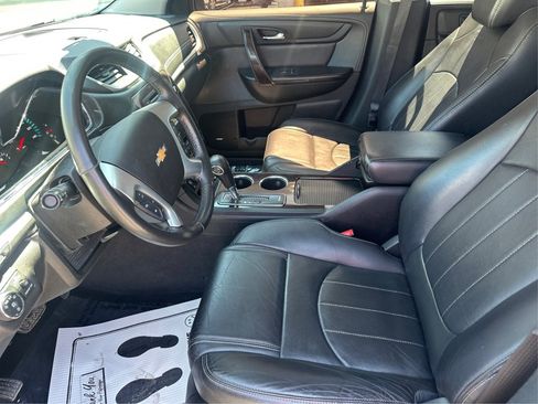 Used 2017 Chevrolet Traverse Premier FWD image 11
