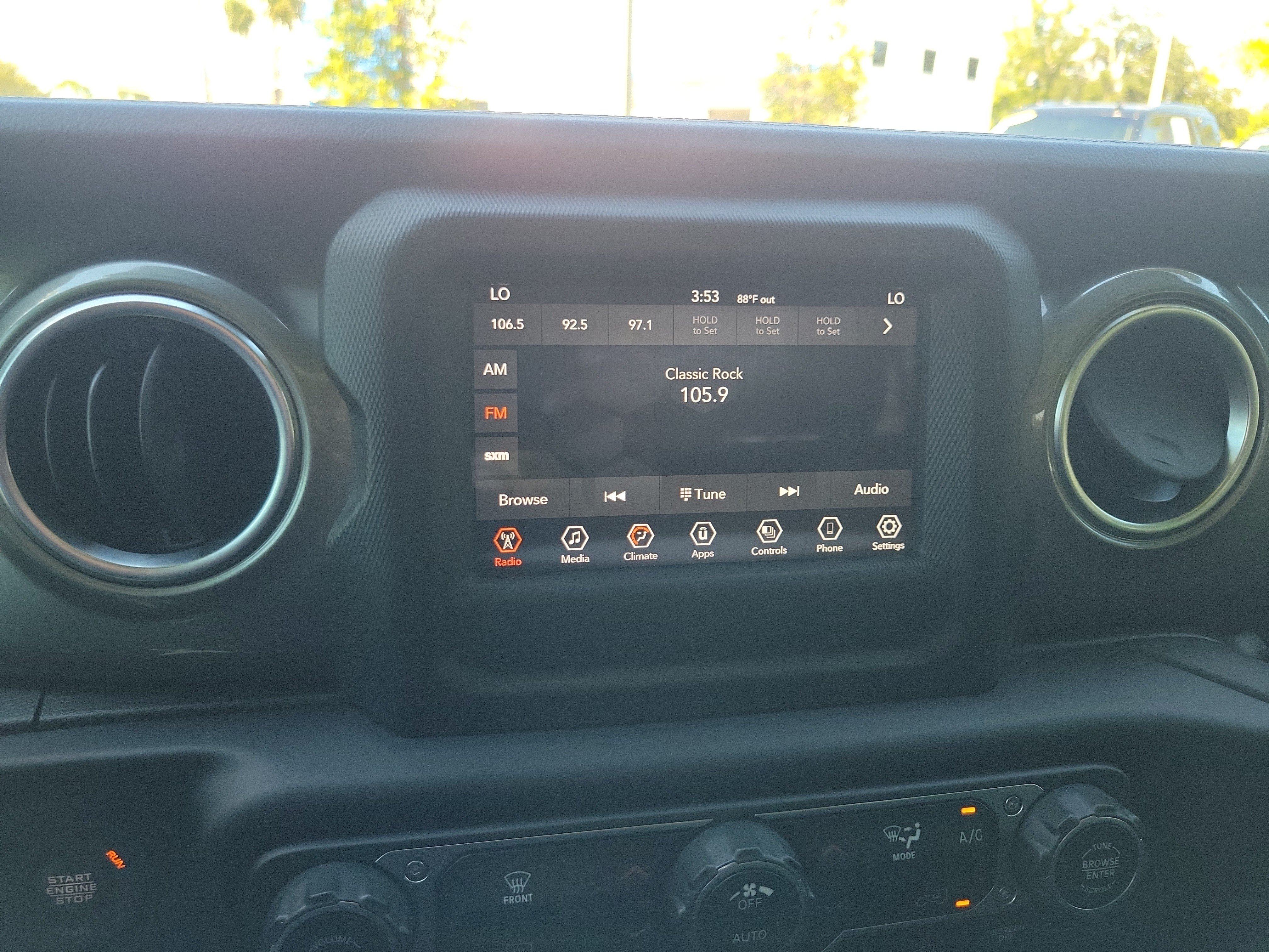 Used 2021 Jeep Wrangler Unlimited Sahara w/ LED Lighting Group AWD/4WD image 24