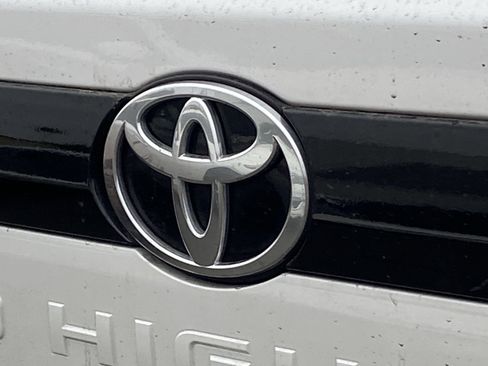 Certified 2024 Toyota Grand Highlander AWD image 4