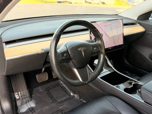 Used 2018 Tesla Model 3 Mid Range RWD image 15