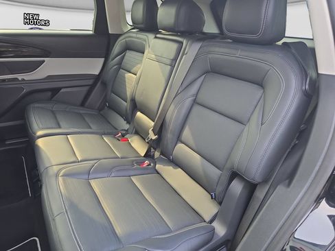 Used 2024 Lincoln Nautilus Reserve w/ Equipment Group 202A AWD/4WD image 11