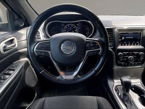 Used 2021 Jeep Grand Cherokee Laredo AWD/4WD image 8