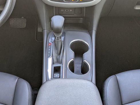 Used 2024 Chevrolet Equinox LS w/ Driver Confidence II Package FWD image 19