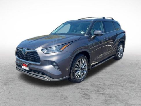 Used 2022 Toyota Highlander Platinum AWD/4WD image 36