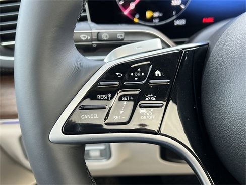 Certified 2025 Mercedes-Benz GLS 450 4MATIC image 24
