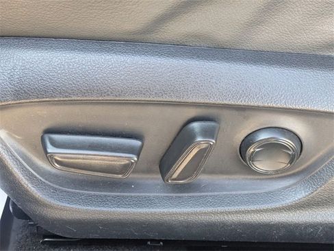 Used 2022 Toyota Camry SE image 15