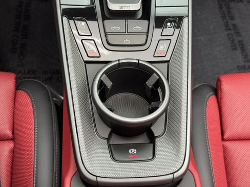 Used 2025 Porsche 911 Carrera RWD image 35