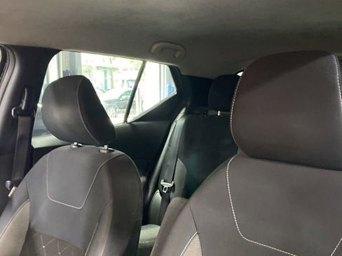 Used 2018 Nissan Kicks S FWD image 11