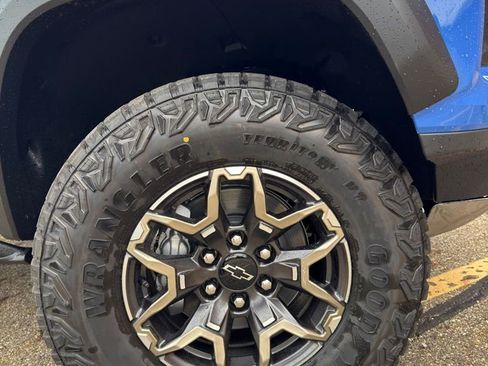 New 2026 Chevrolet Colorado ZR2 w/ Technology Package AWD/4WD image 4